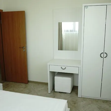 Ξενοδοχείο με διαμερίσματα Calithea Complex 4*