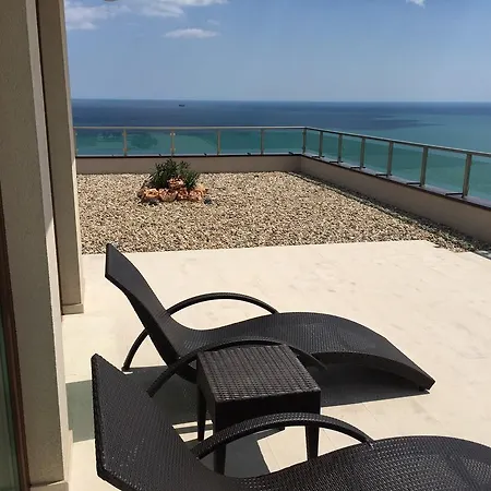 Ξενοδοχείο με διαμερίσματα Calithea Complex 4*