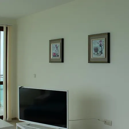 Ξενοδοχείο με διαμερίσματα Calithea Complex 4*