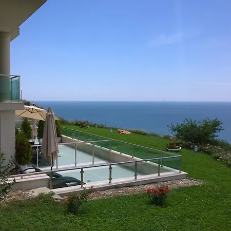 מלון דירות Calithea Complex 2*