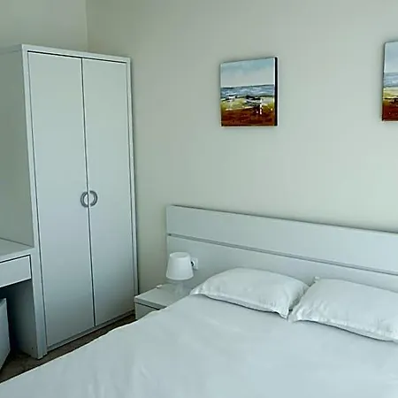 Ξενοδοχείο με διαμερίσματα Calithea Complex 4*