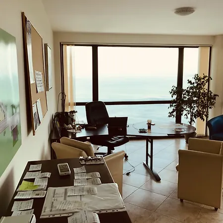 Ξενοδοχείο με διαμερίσματα Calithea Complex 4*