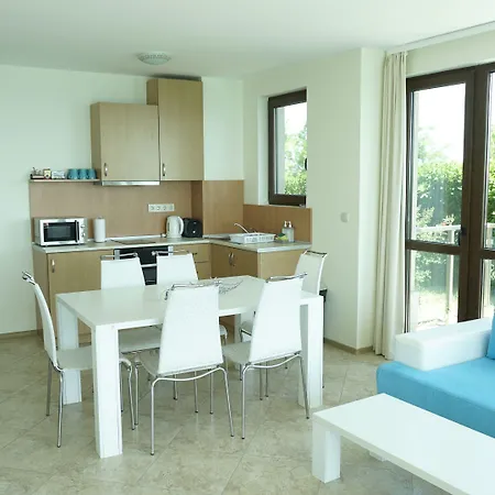 Ξενοδοχείο με διαμερίσματα Calithea Complex 4*