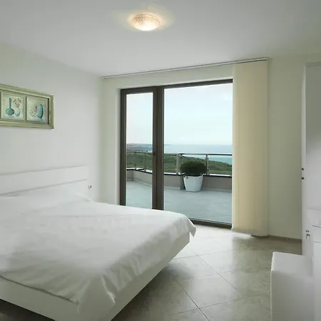 Calithea Complex Cavarna